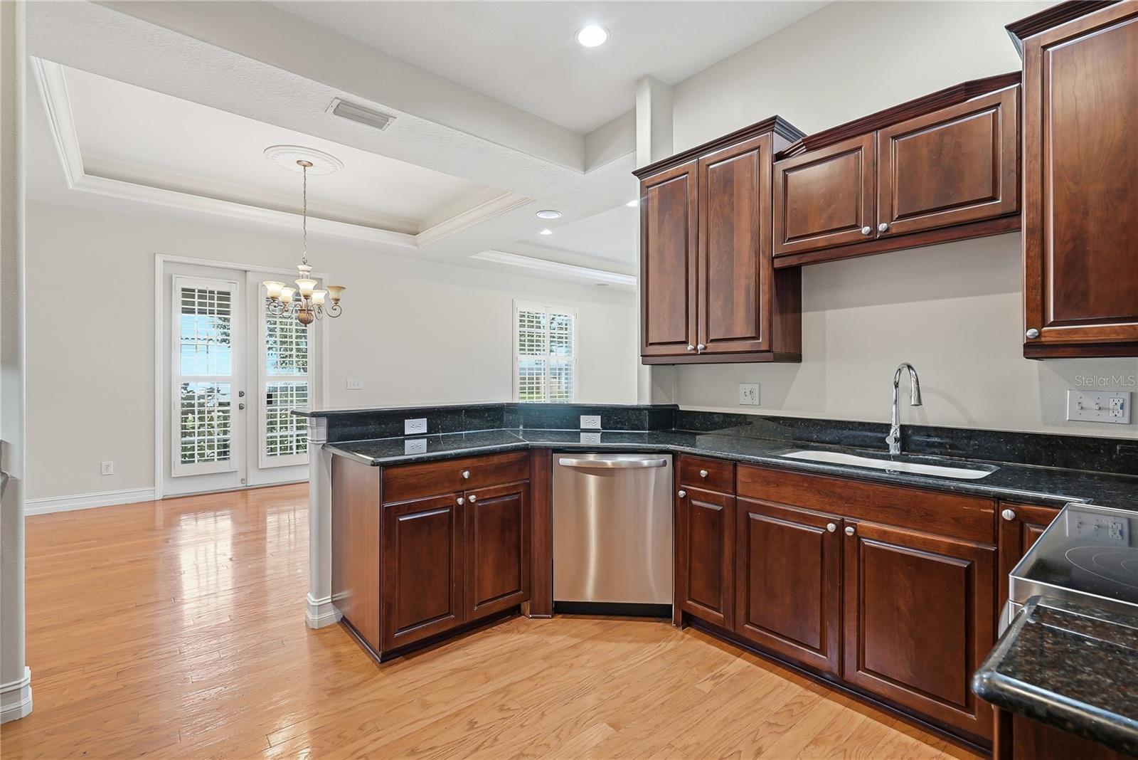 322 N HESPERIDES ST — photo 13