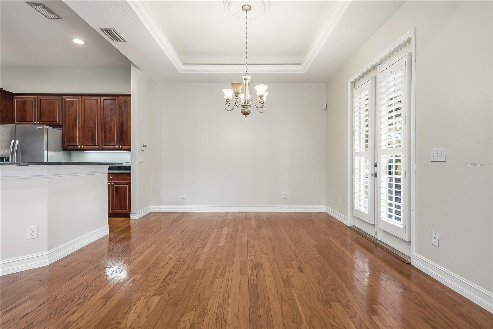 322 N HESPERIDES ST — photo 8