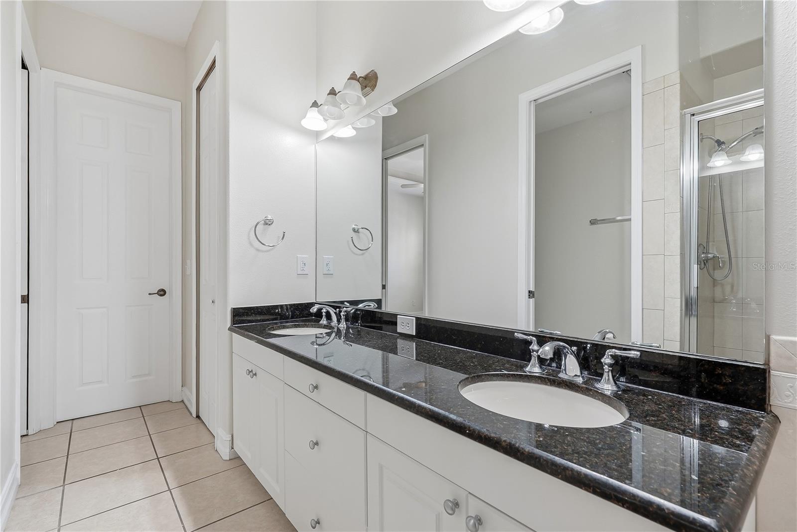 322 N HESPERIDES ST — photo 24