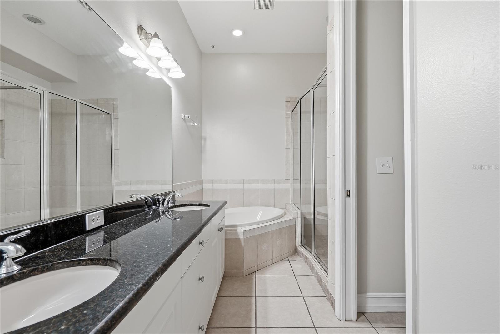 322 N HESPERIDES ST — photo 23