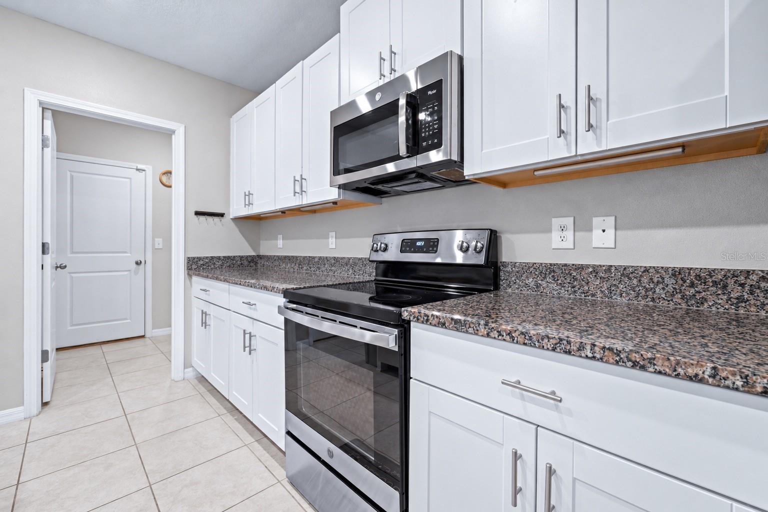 16755 DELIA ST — photo 7