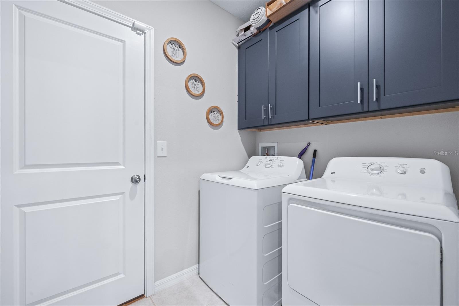 16755 DELIA ST — photo 12