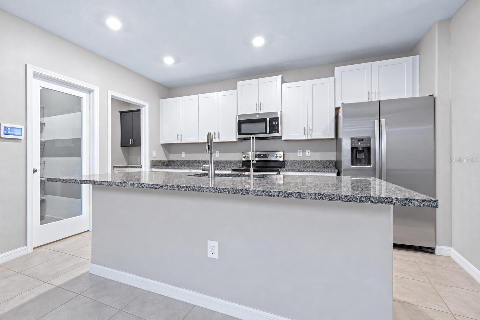 16755 DELIA ST — photo 4