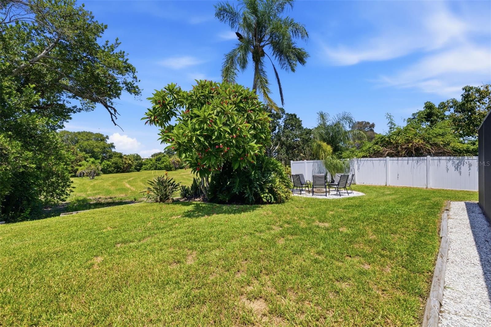9542 OAKHURST RD — photo 33