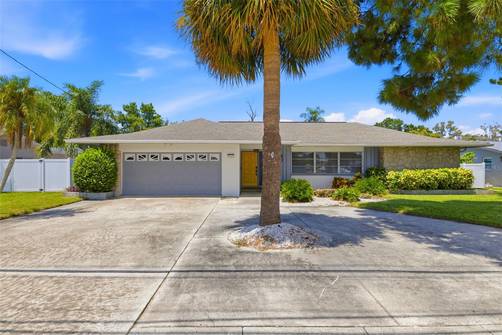 9542 OAKHURST RD — photo 37