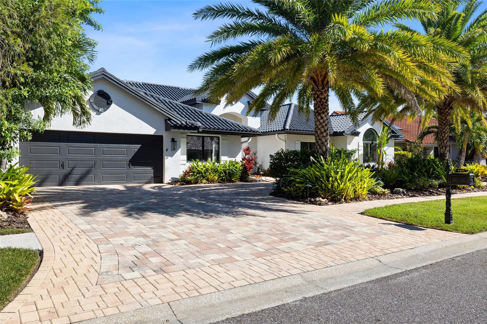 9805 COMPASS POINT WAY — photo 5