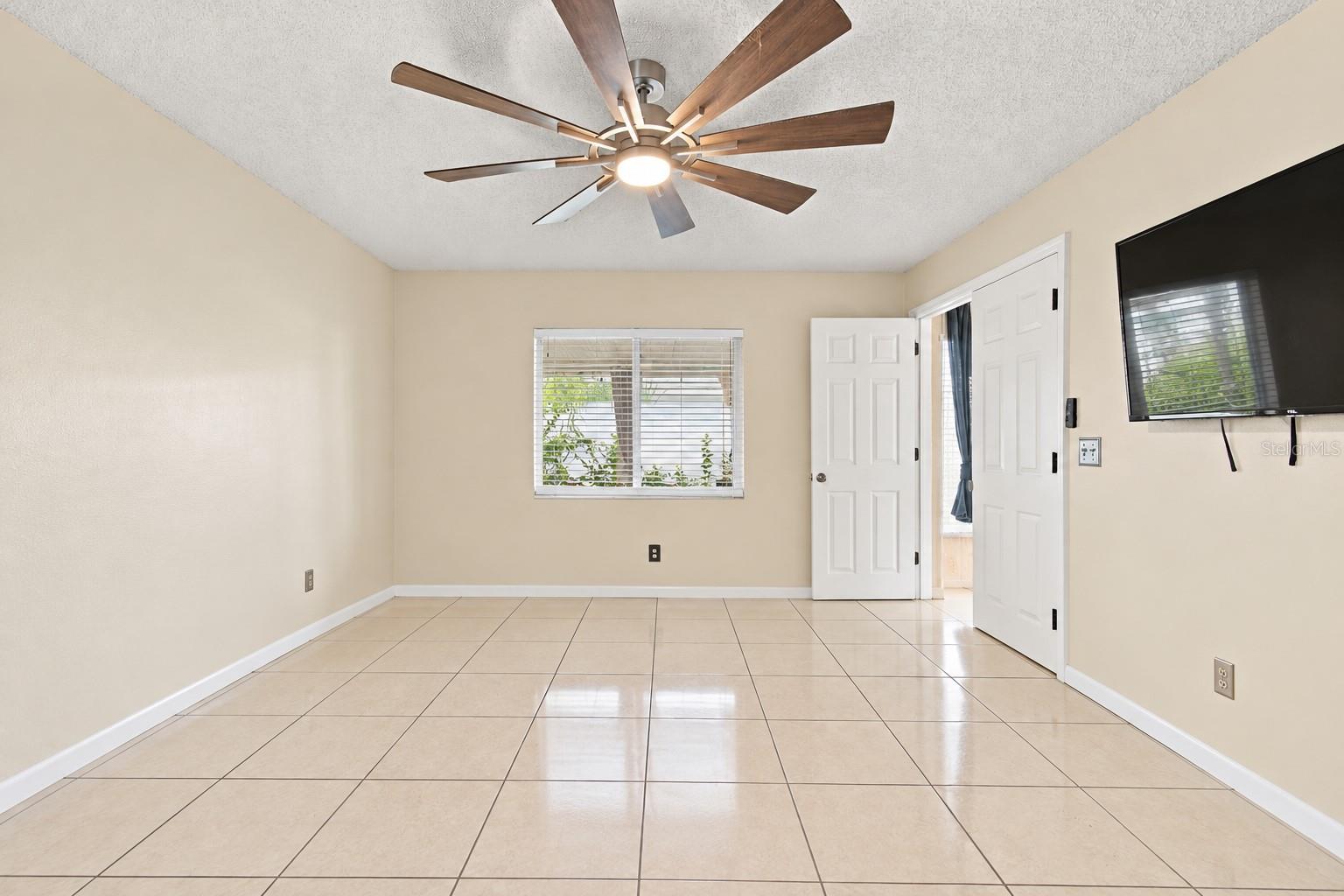 24138 TWIN CT — photo 44
