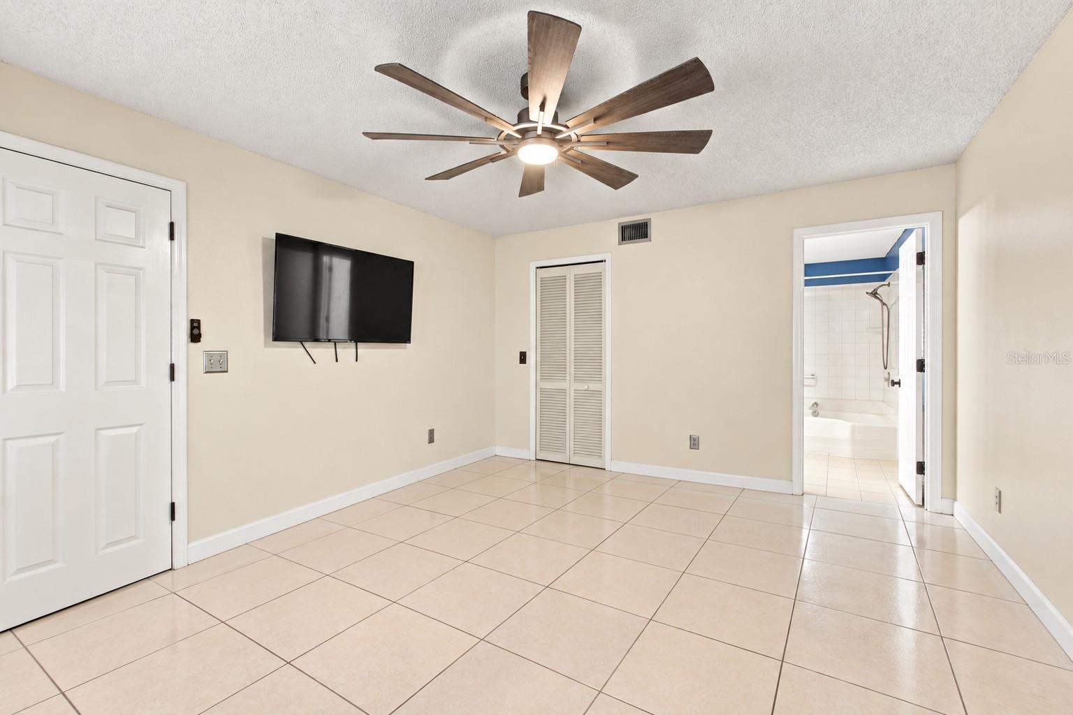 24138 TWIN CT — photo 43