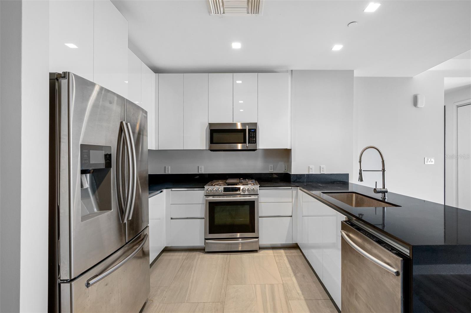 5 N OSCEOLA AVE #204 — photo 3