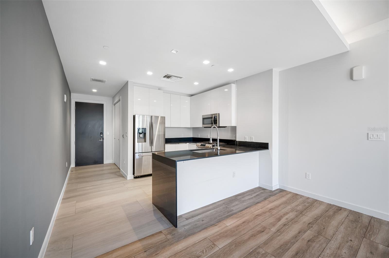 5 N OSCEOLA AVE #204 — photo 6