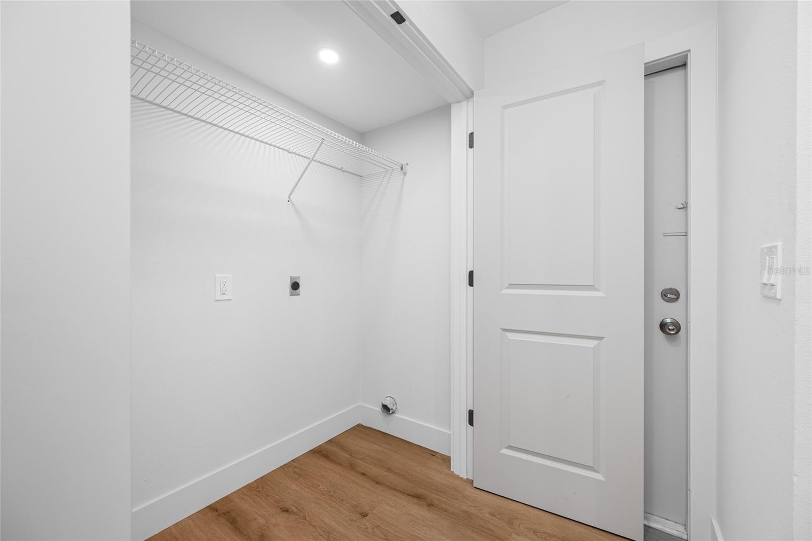 6119 MEMORIAL HWY #13 — photo 9
