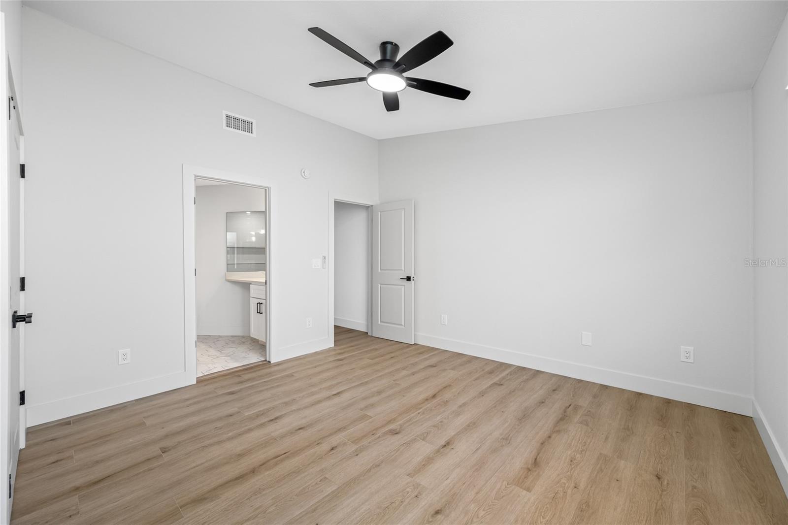 6119 MEMORIAL HWY #13 — photo 12