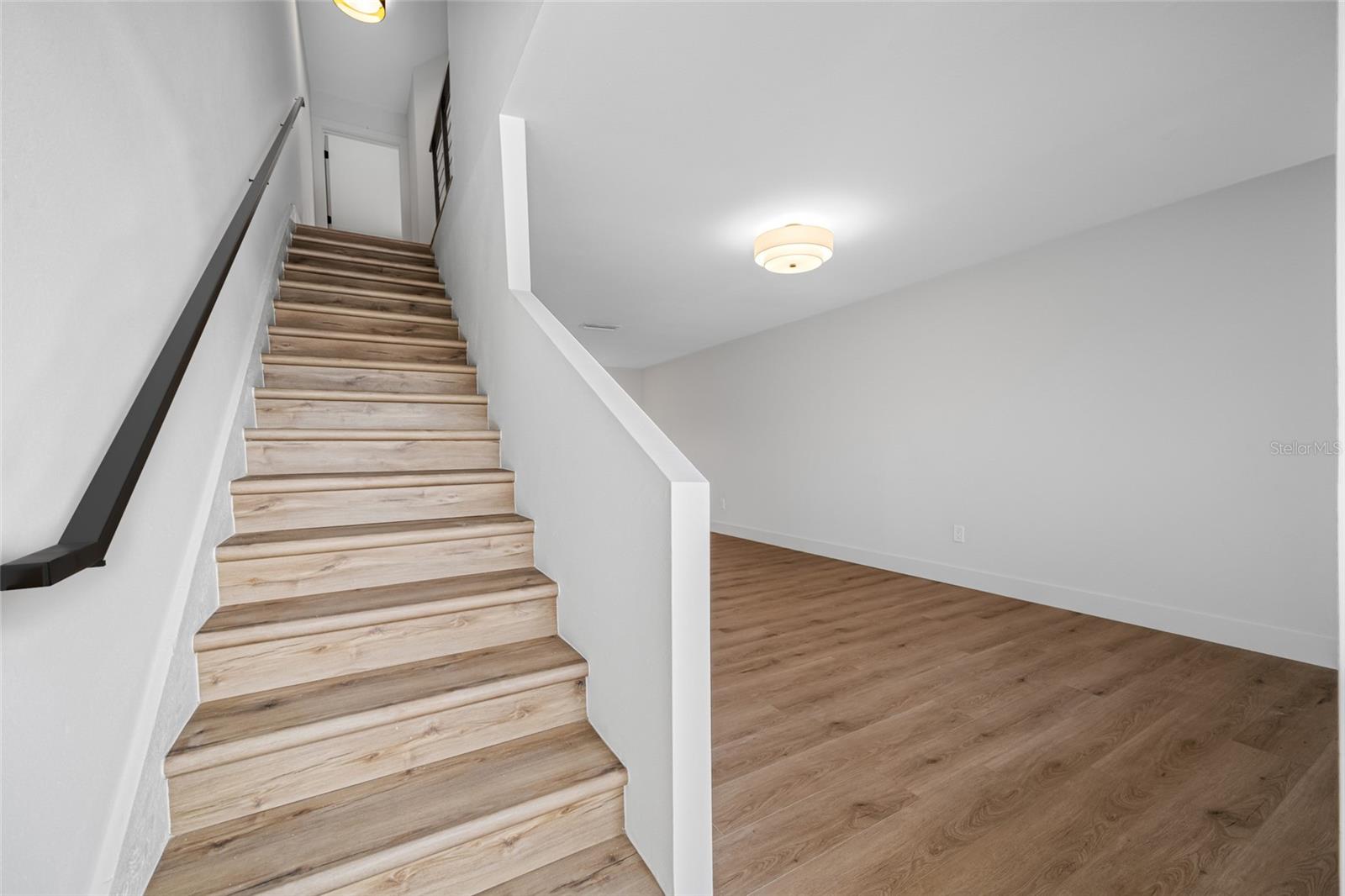 6119 MEMORIAL HWY #13 — photo 17