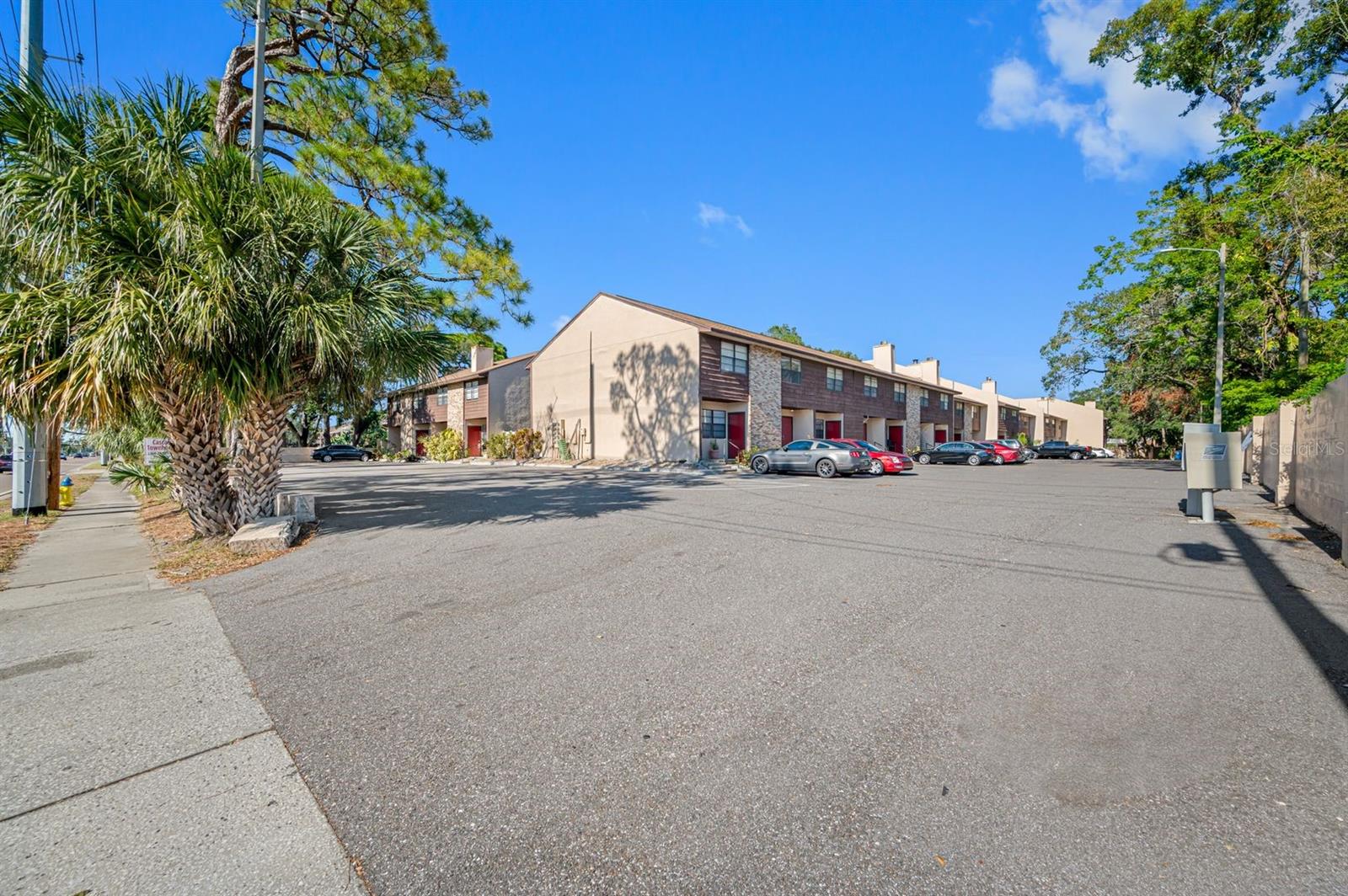 6119 MEMORIAL HWY #13 — photo 2