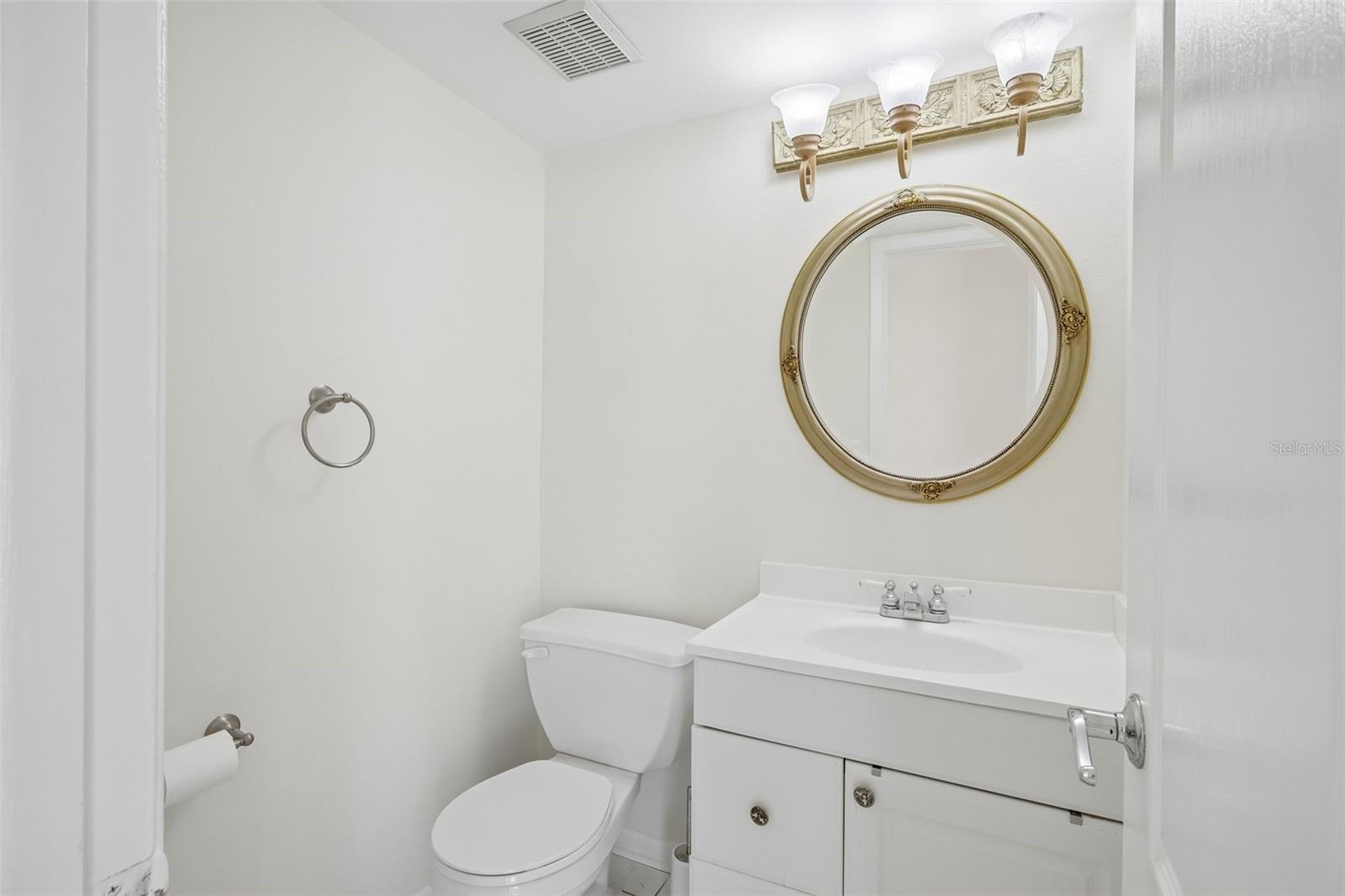 16148 GARDENDALE DR — photo 15