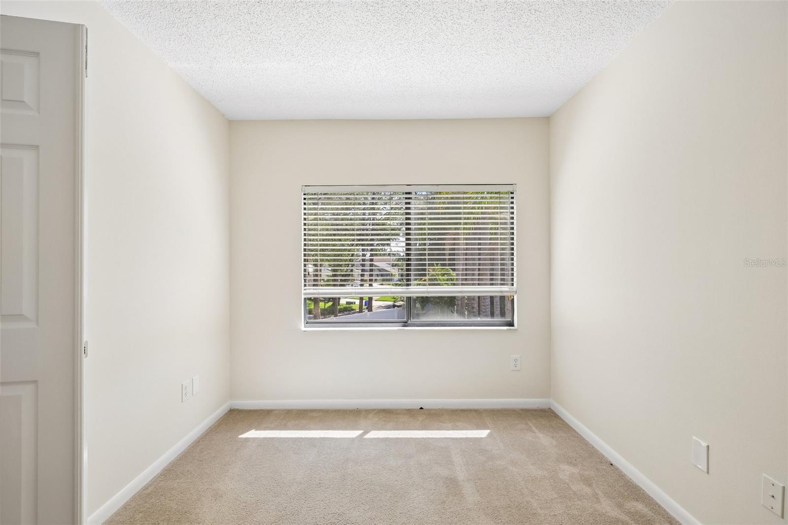 16148 GARDENDALE DR — photo 29