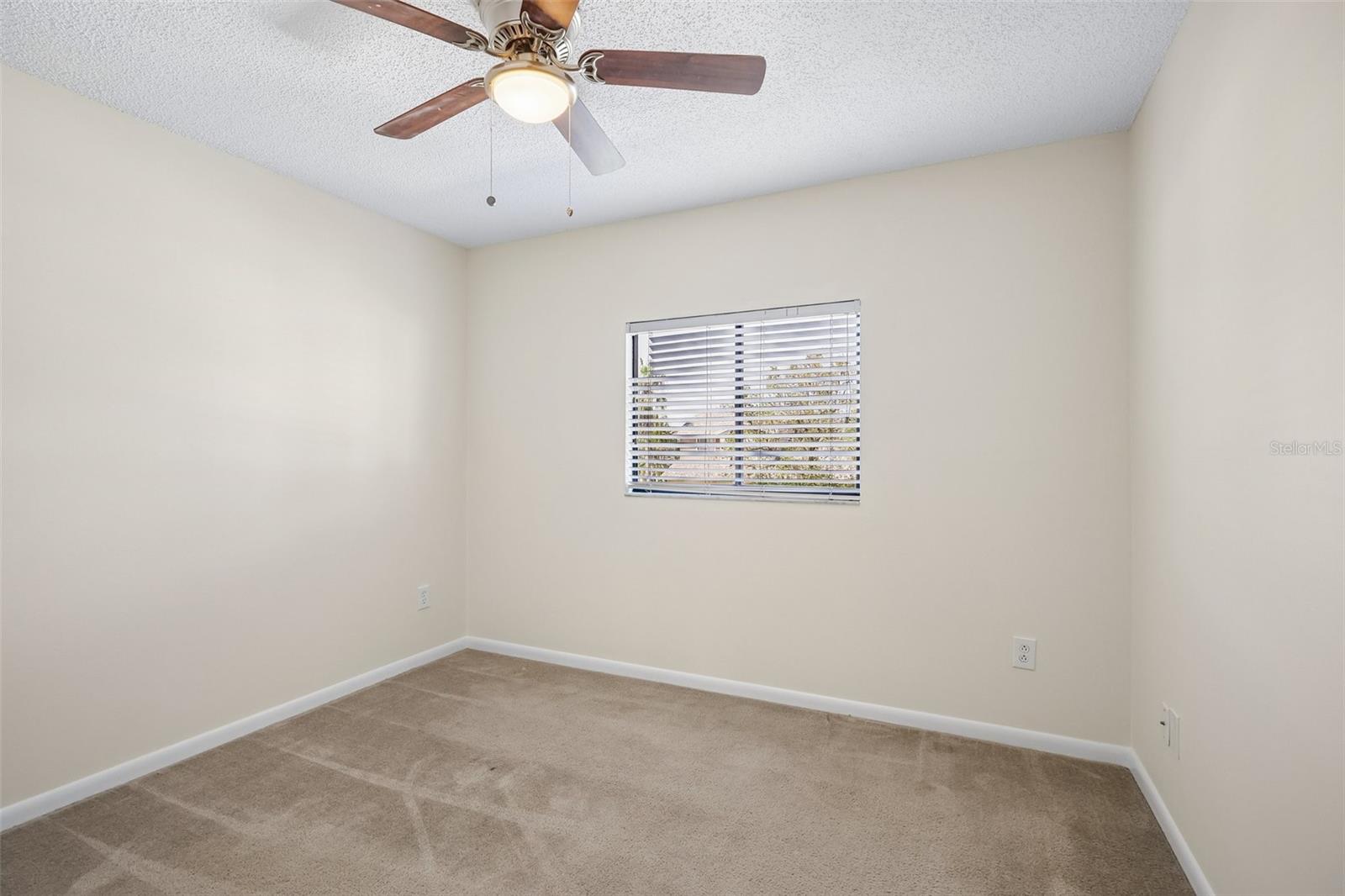 16148 GARDENDALE DR — photo 25