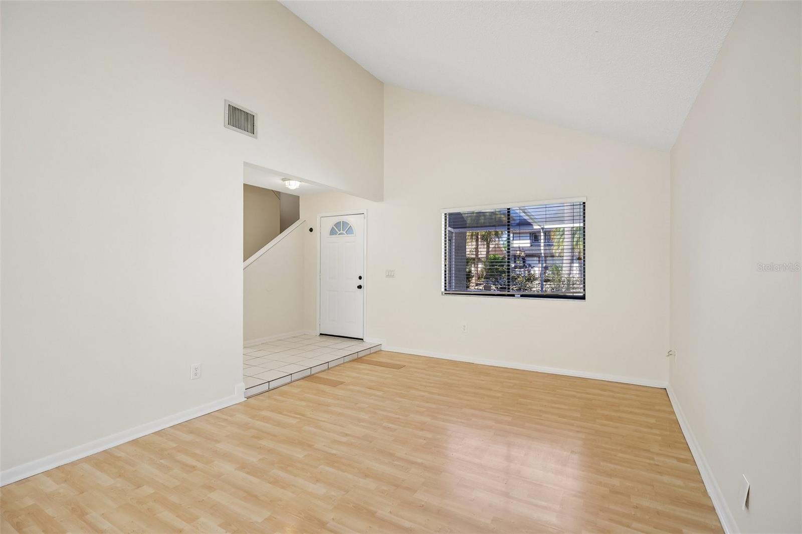 16148 GARDENDALE DR — photo 4