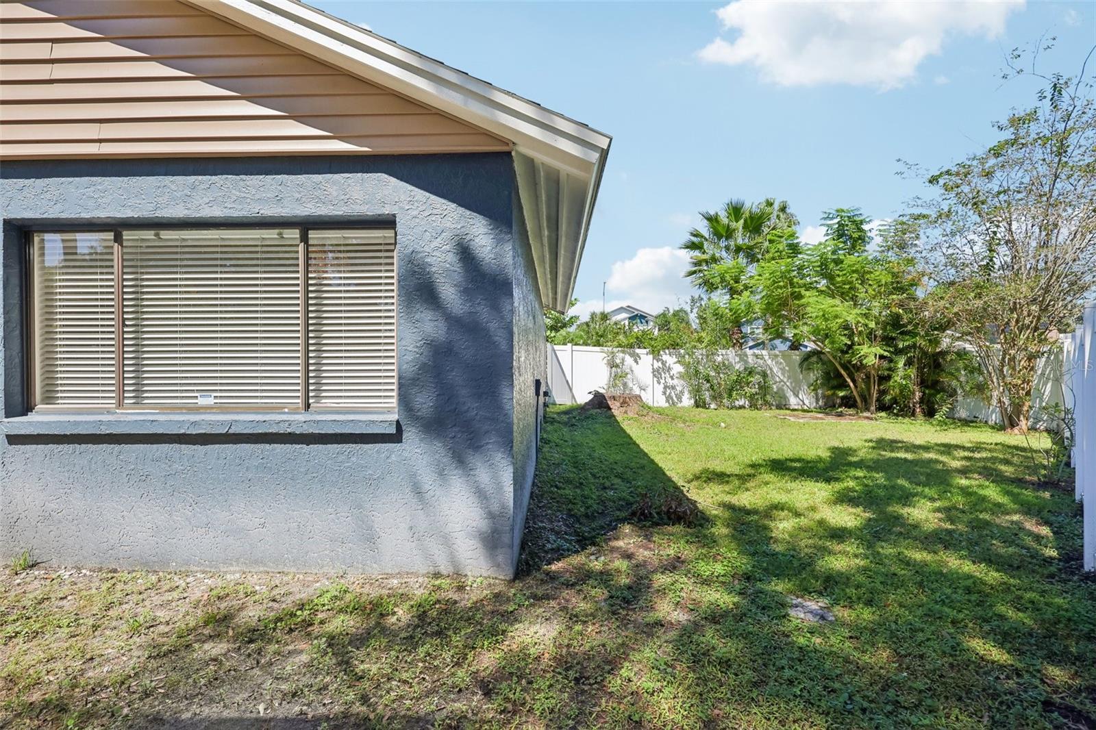 16148 GARDENDALE DR — photo 34