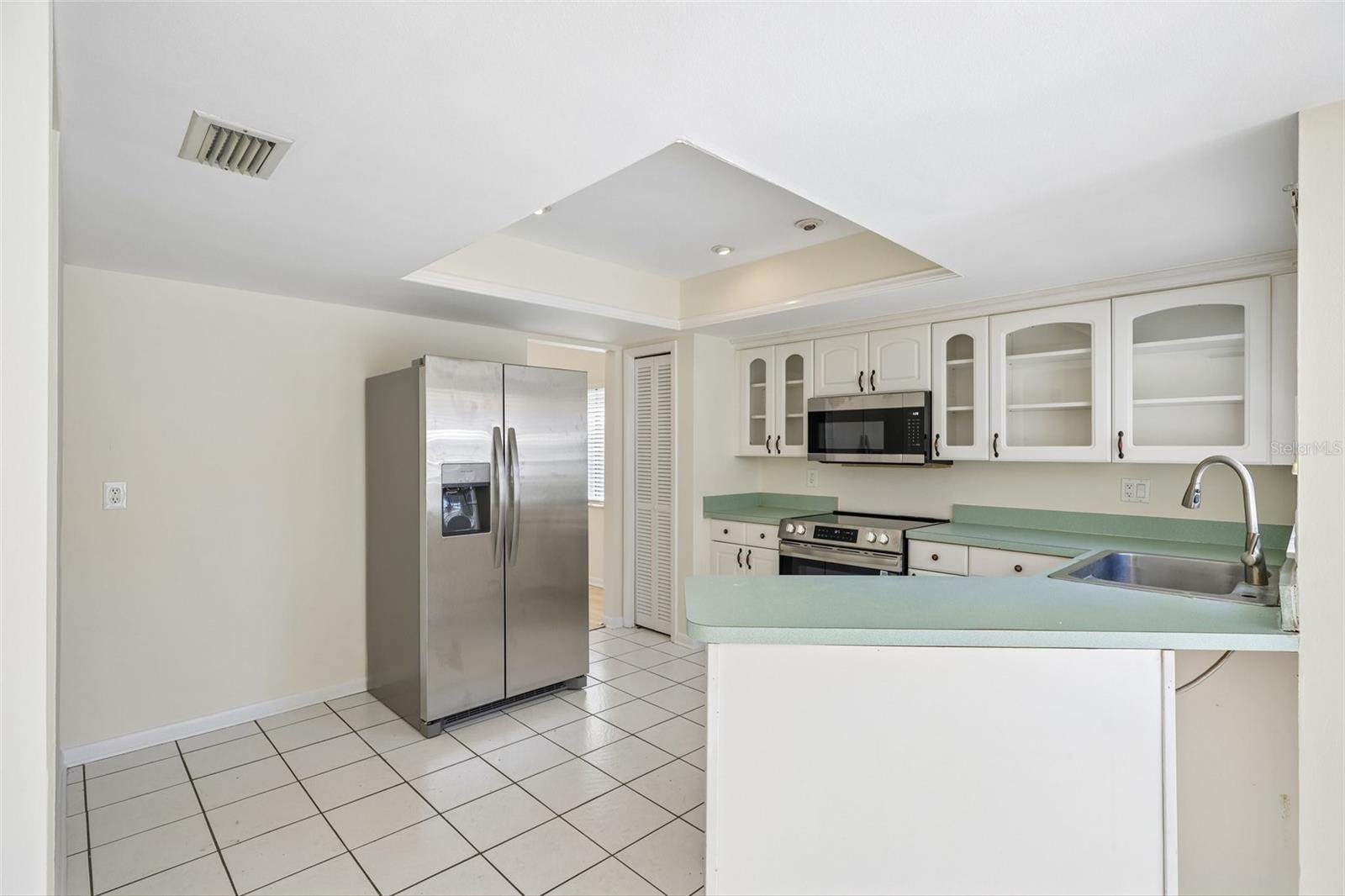 16148 GARDENDALE DR — photo 13