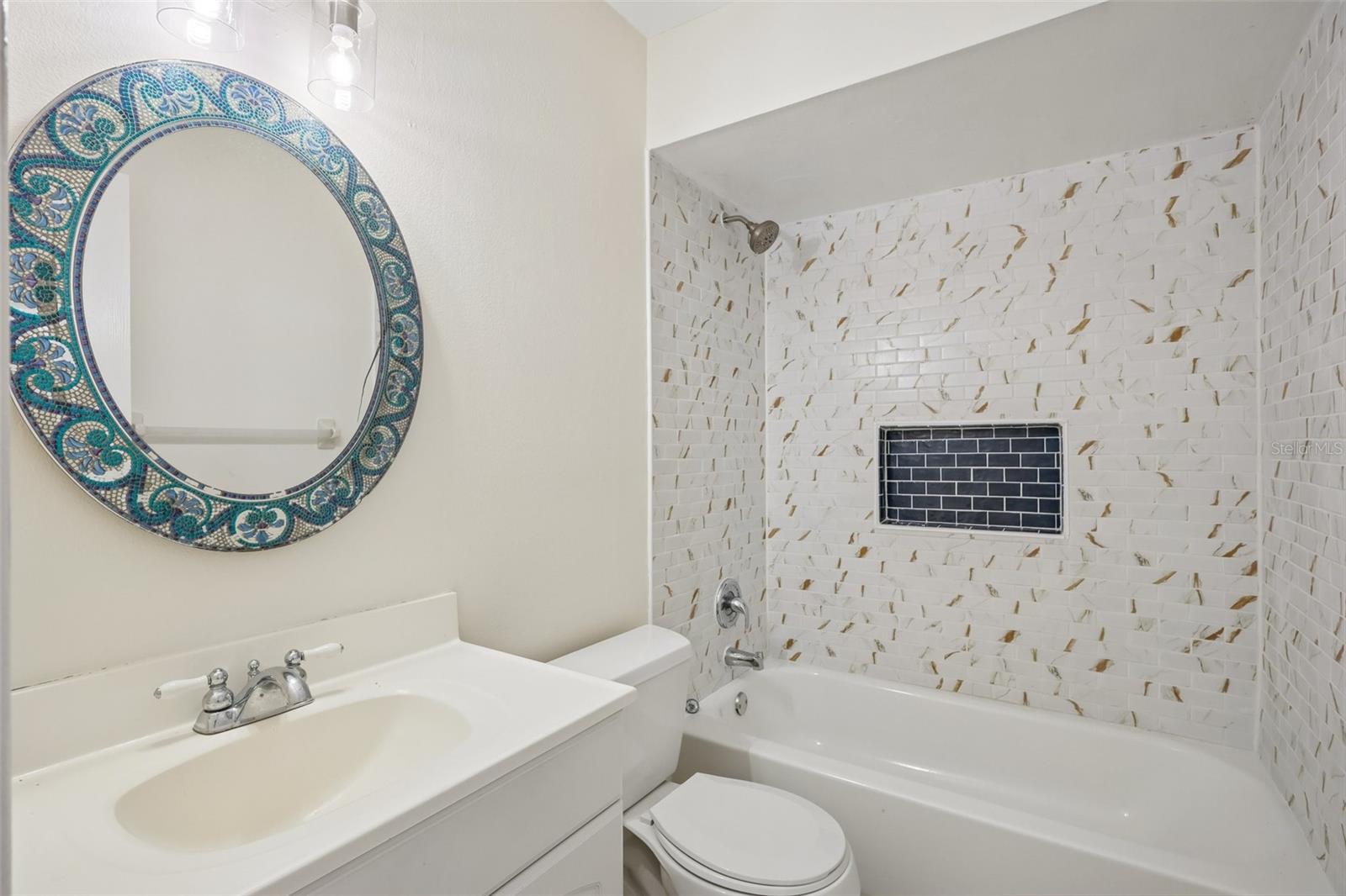 16148 GARDENDALE DR — photo 27