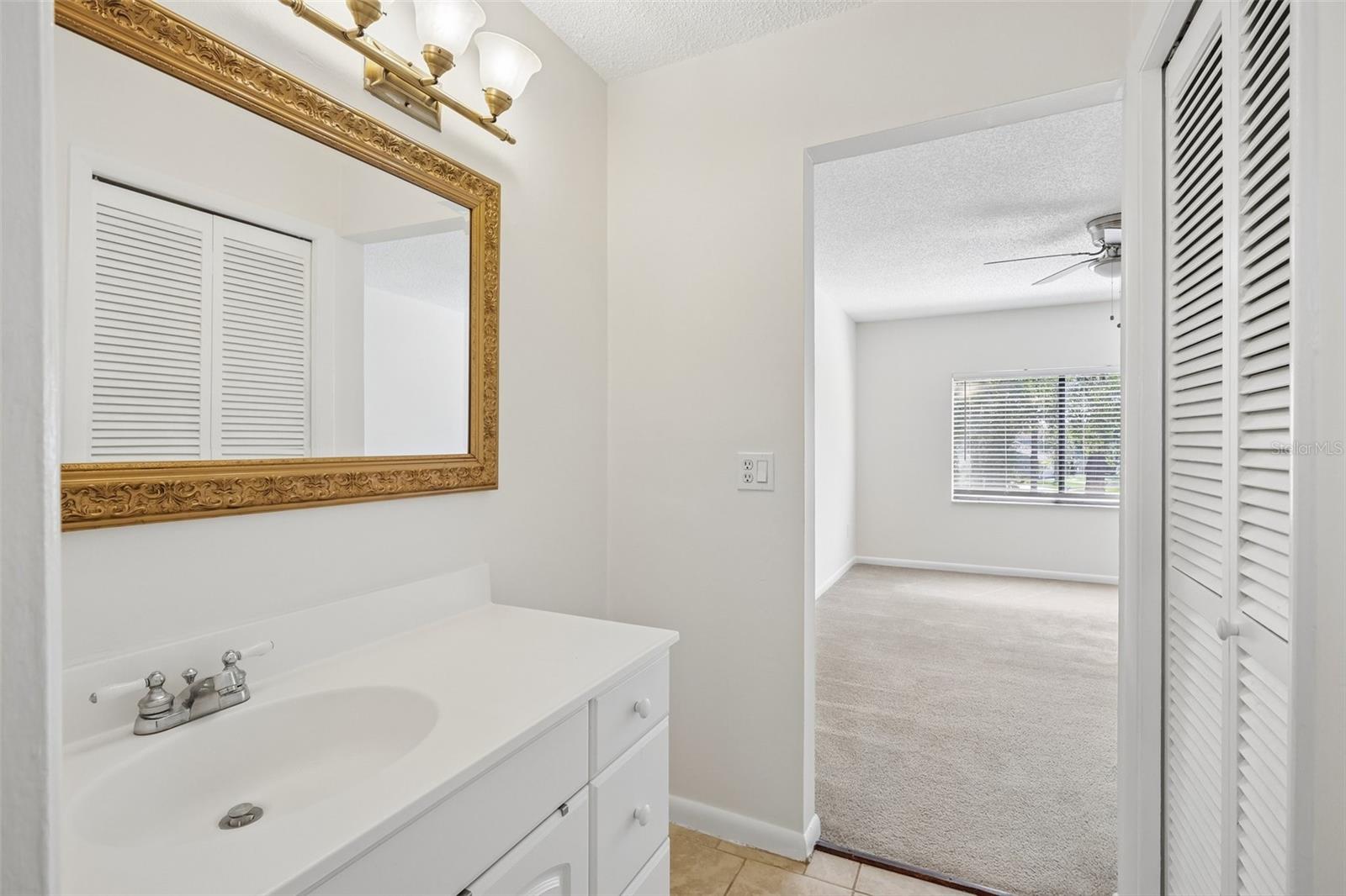 16148 GARDENDALE DR — photo 21