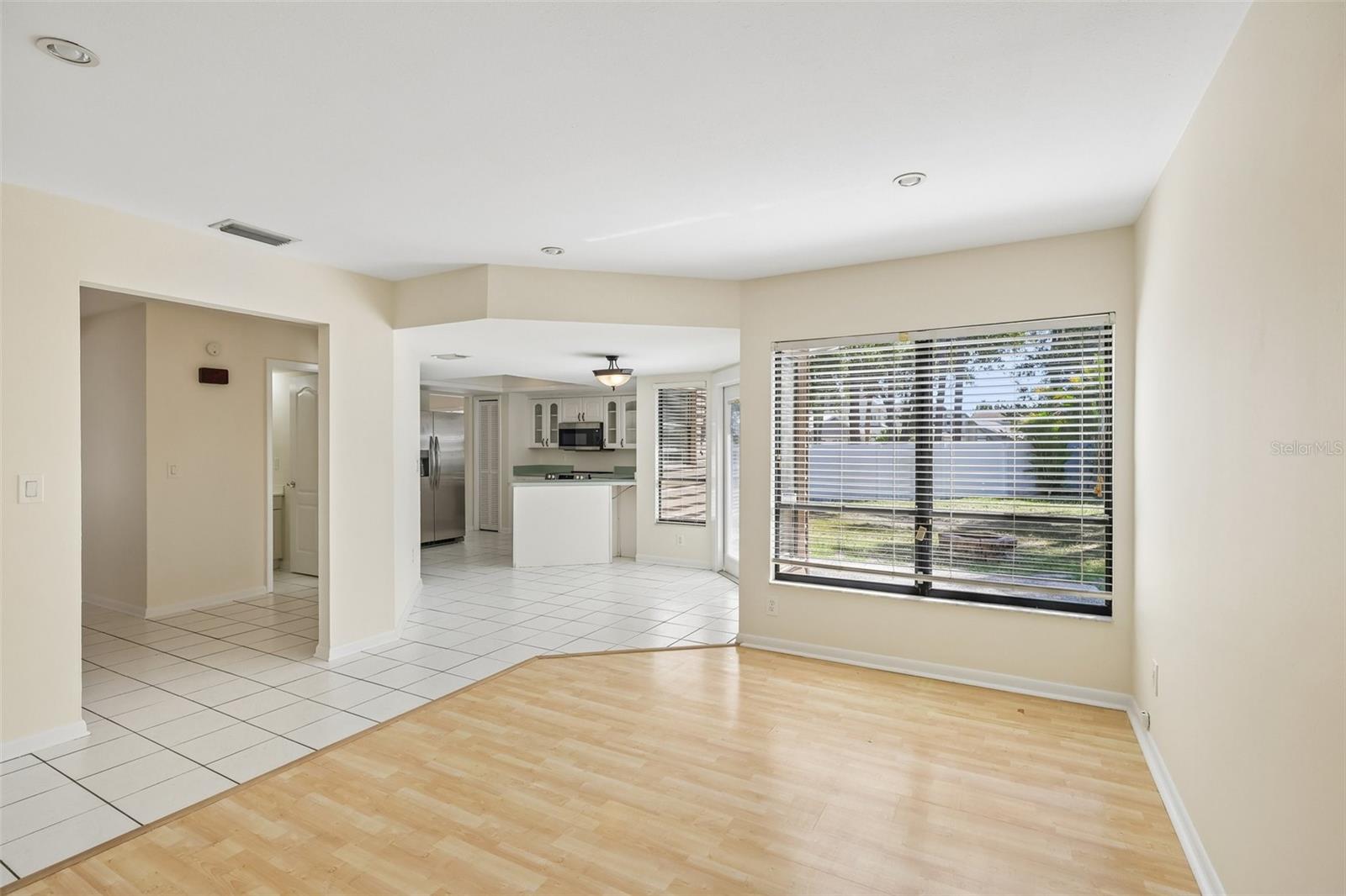 16148 GARDENDALE DR — photo 10