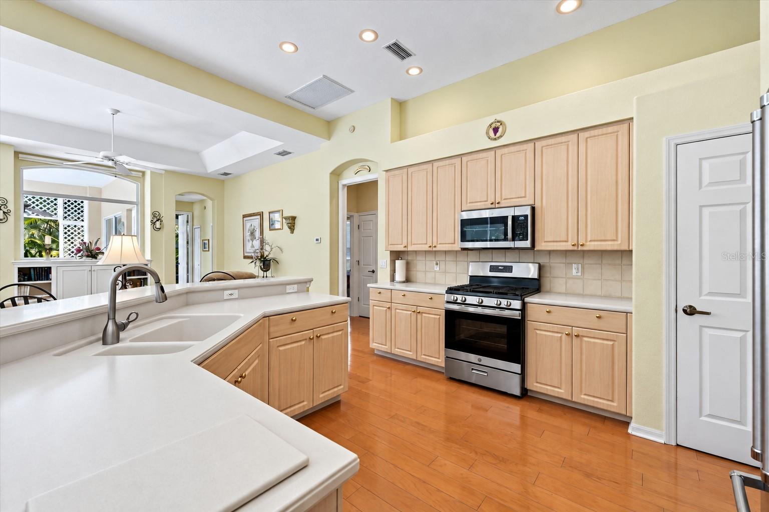 7930 WYNDHAM CT — photo 9