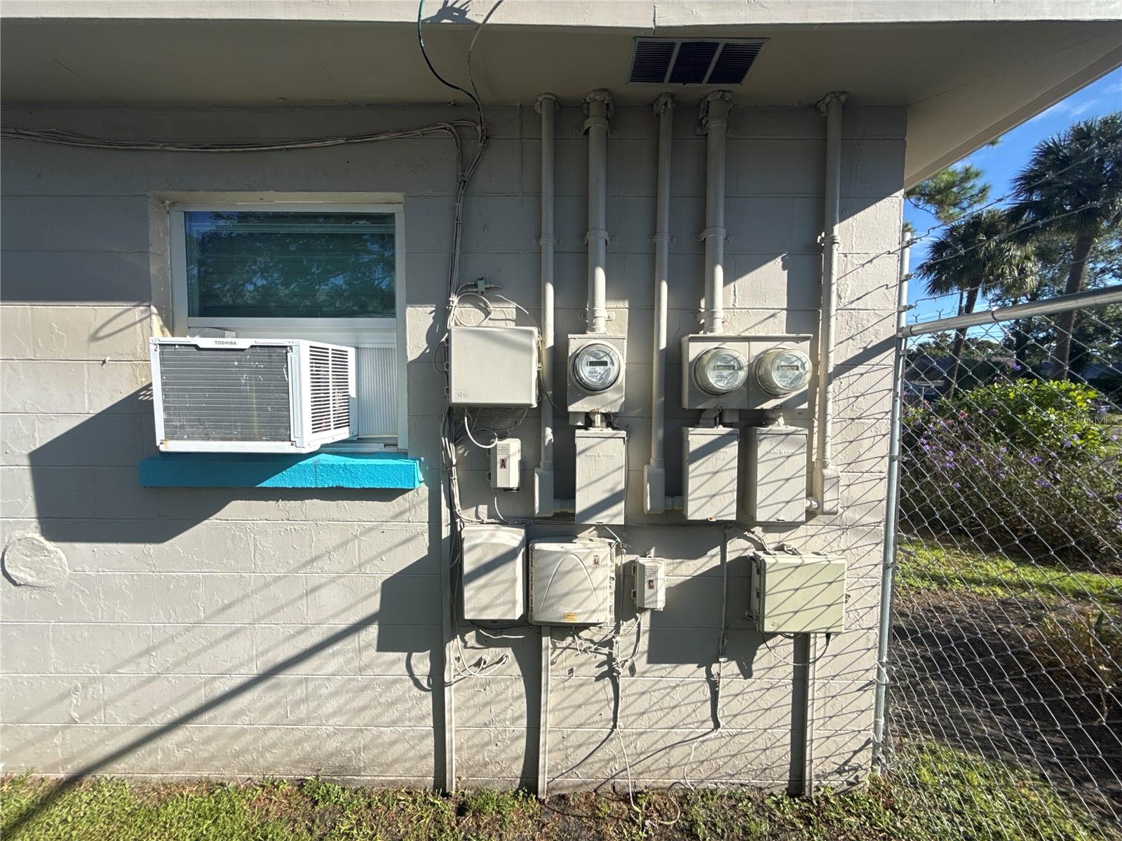 4420 N CLARK AVE — photo 23