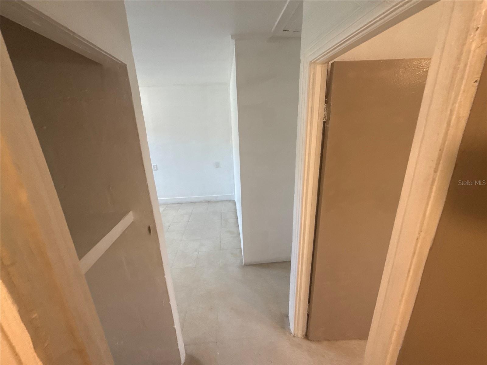 4420 N CLARK AVE — photo 5