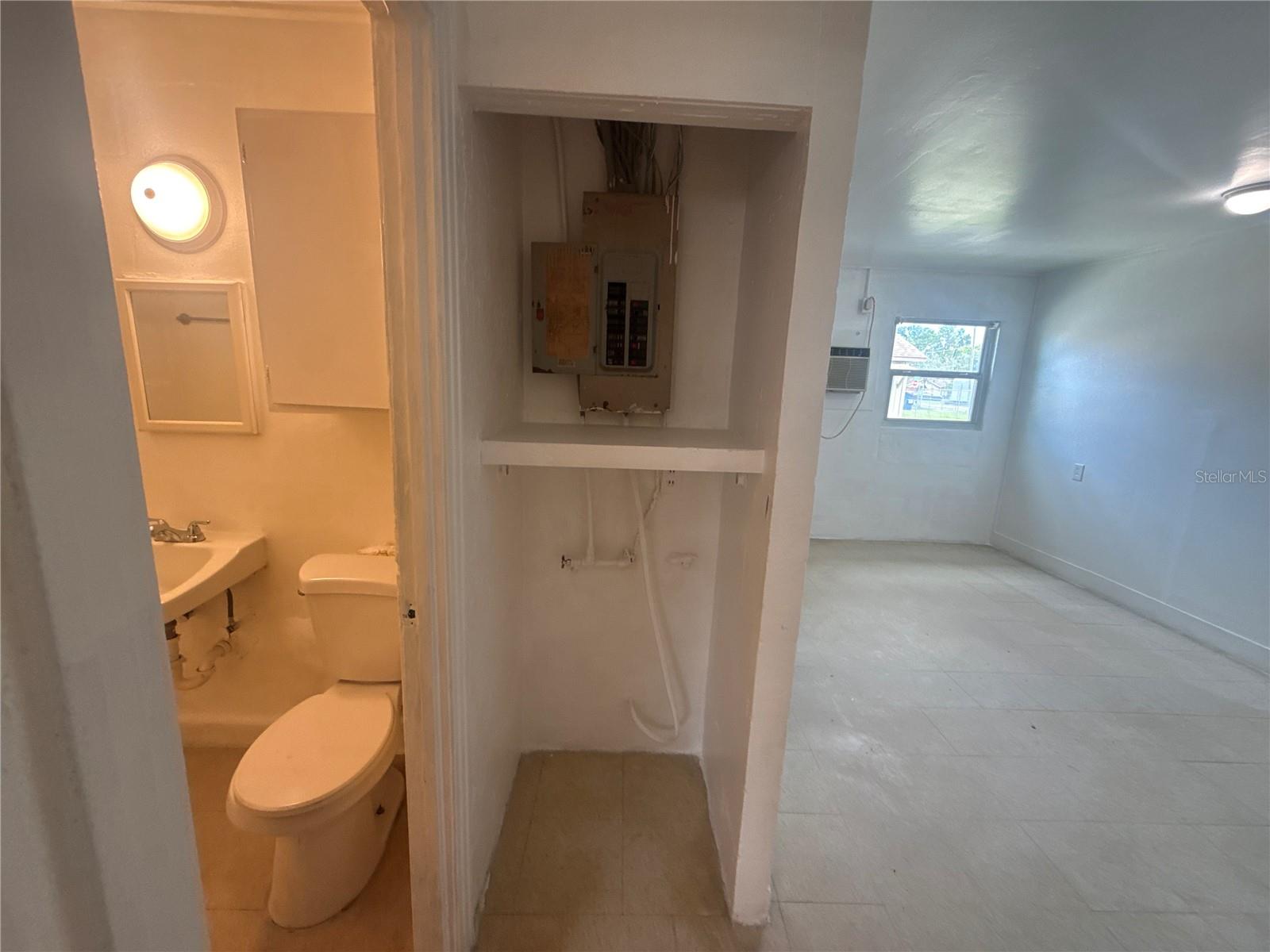 4420 N CLARK AVE — photo 7