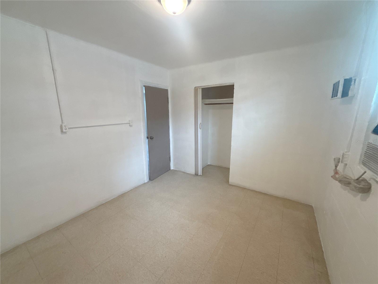 4420 N CLARK AVE — photo 4
