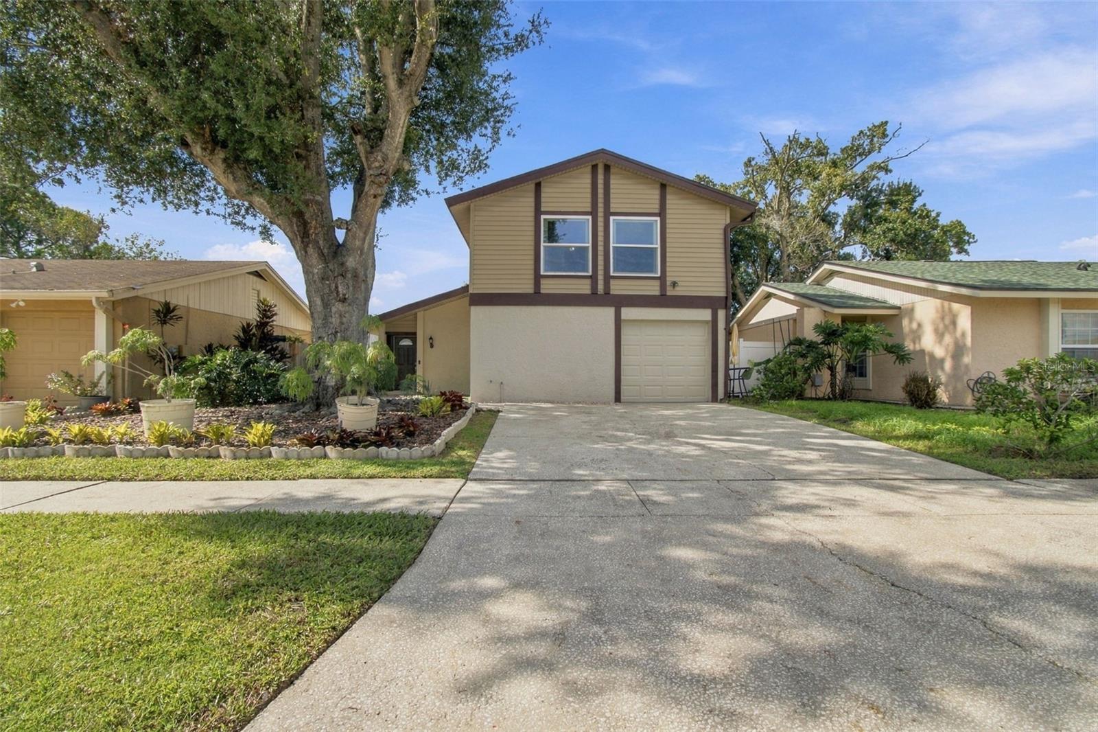 4830 GROVE POINT DR — photo 2