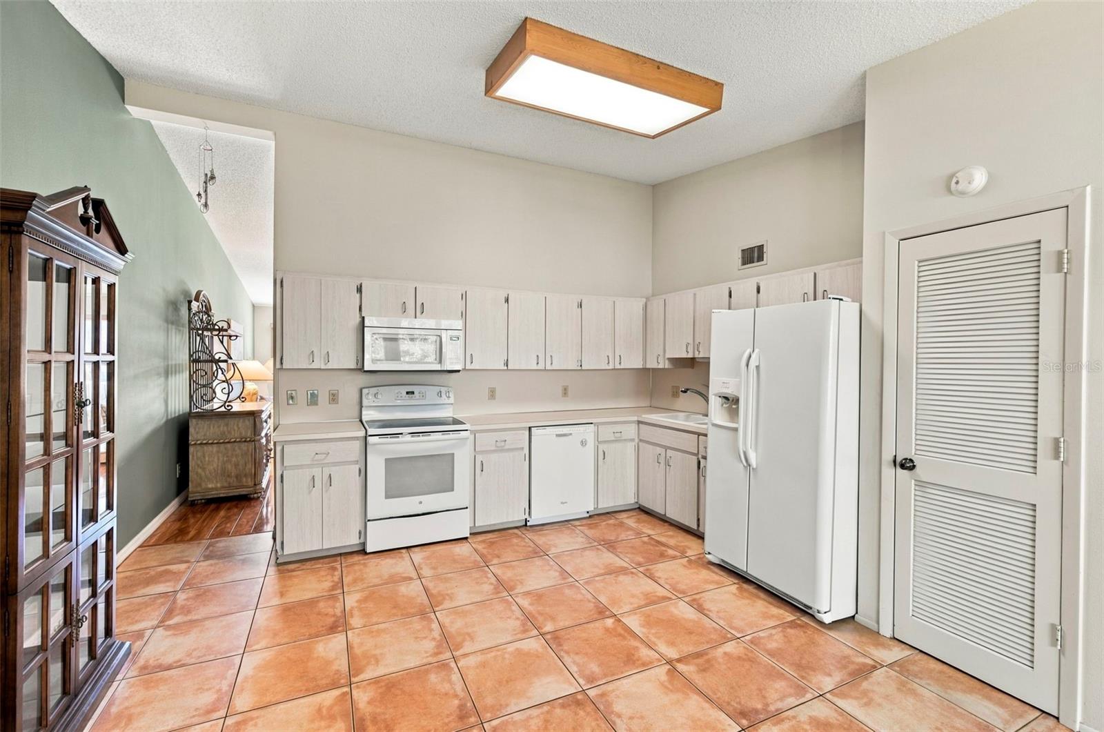 2220 SWEDISH DR #42 — photo 3