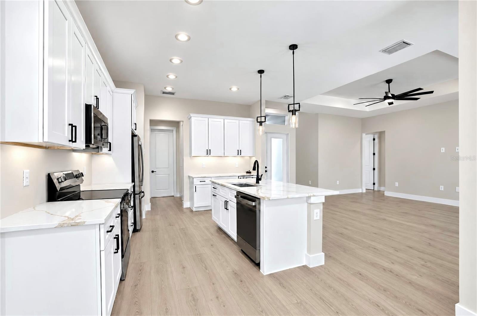 4004 CARVER ST — photo 25