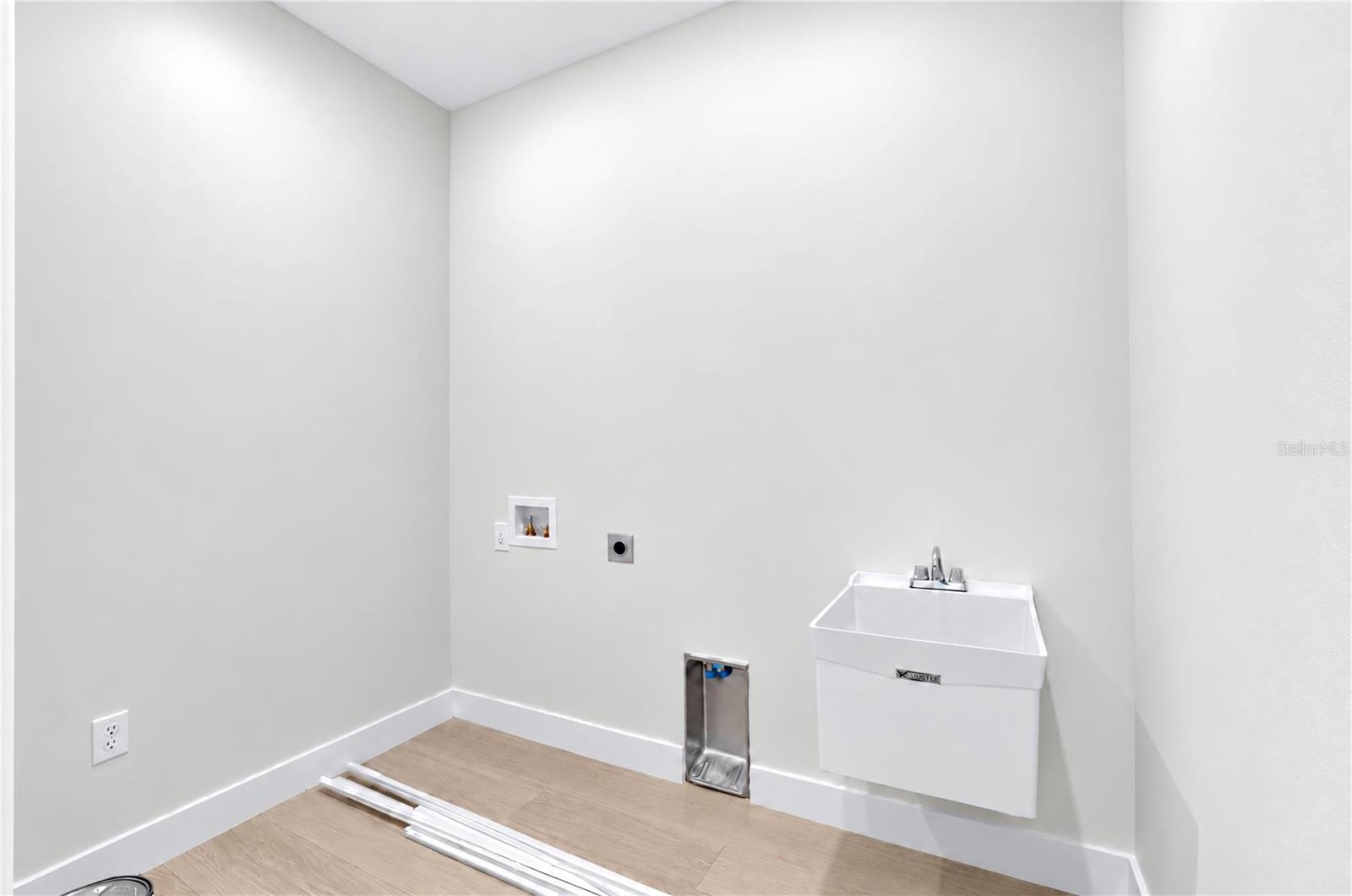 4004 CARVER ST — photo 29