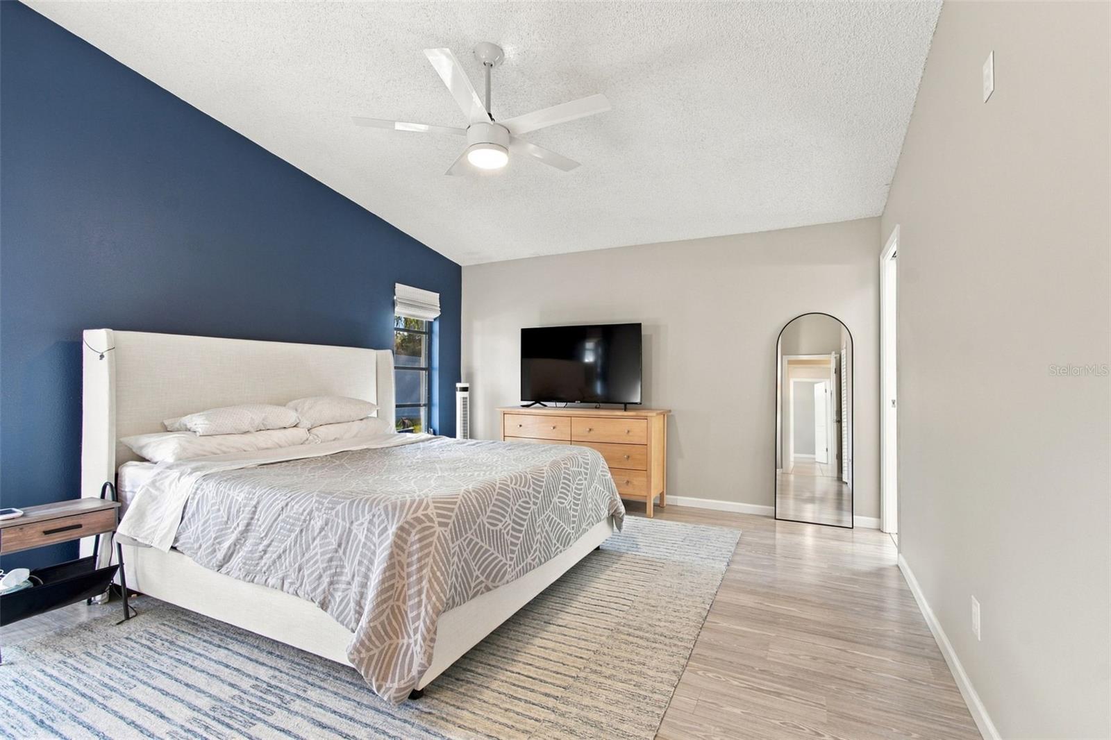 874 PINEWOOD TER W — photo 17