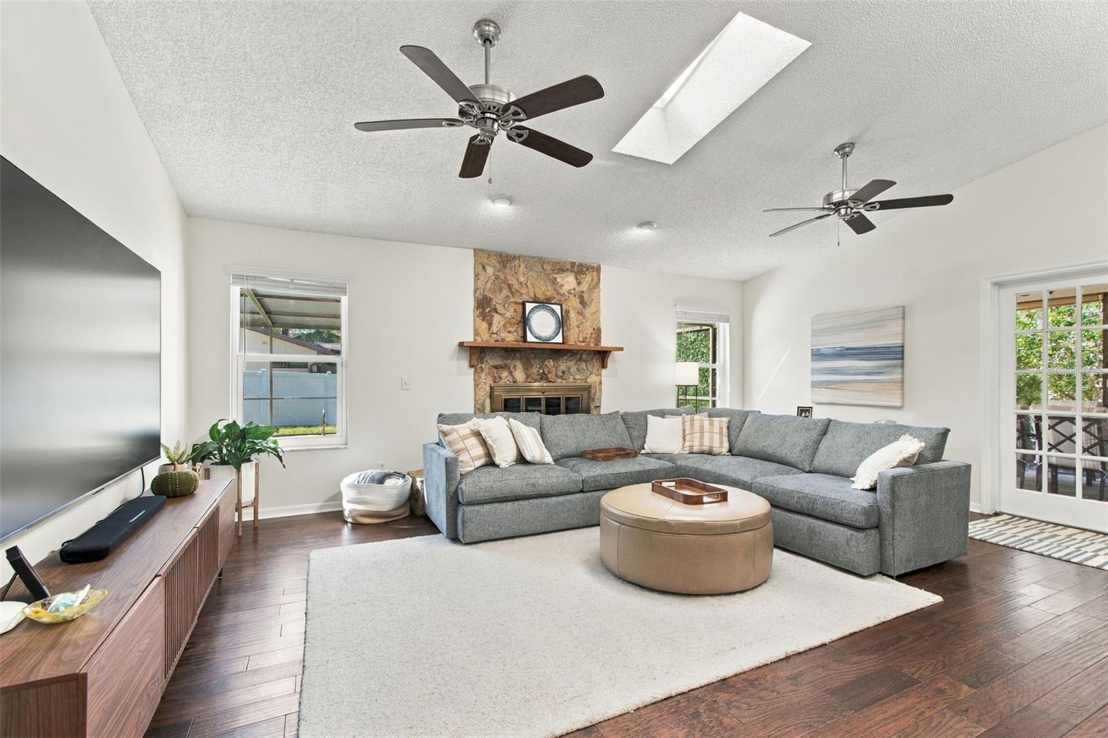 874 PINEWOOD TER W — photo 15