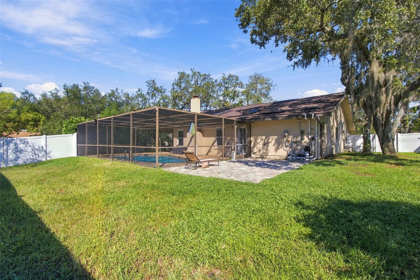 874 PINEWOOD TER W — photo 42