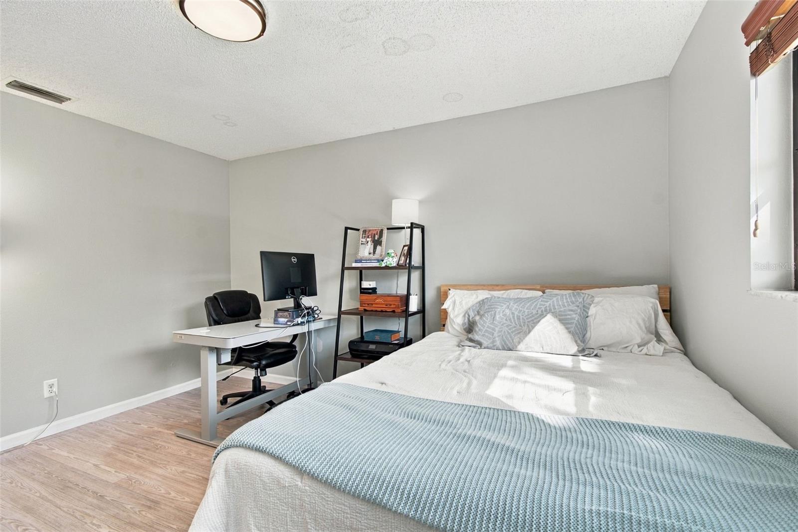 874 PINEWOOD TER W — photo 25