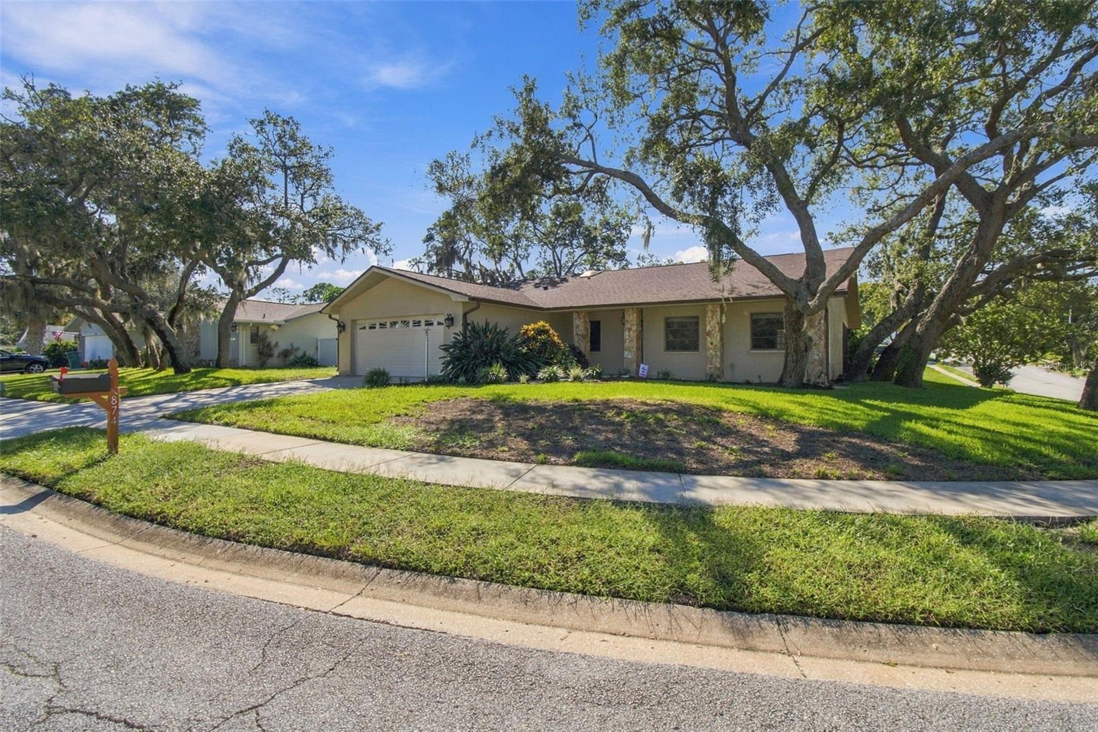 874 PINEWOOD TER W — photo 50