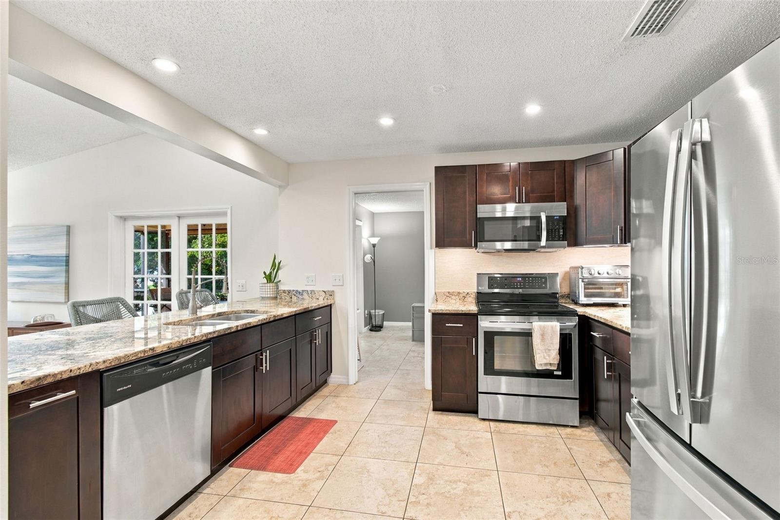 874 PINEWOOD TER W — photo 10