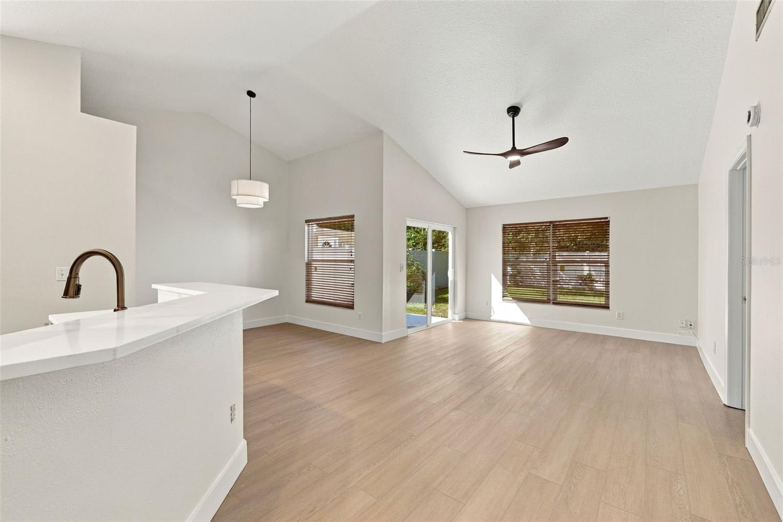 12808 DUNHILL DR — photo 4