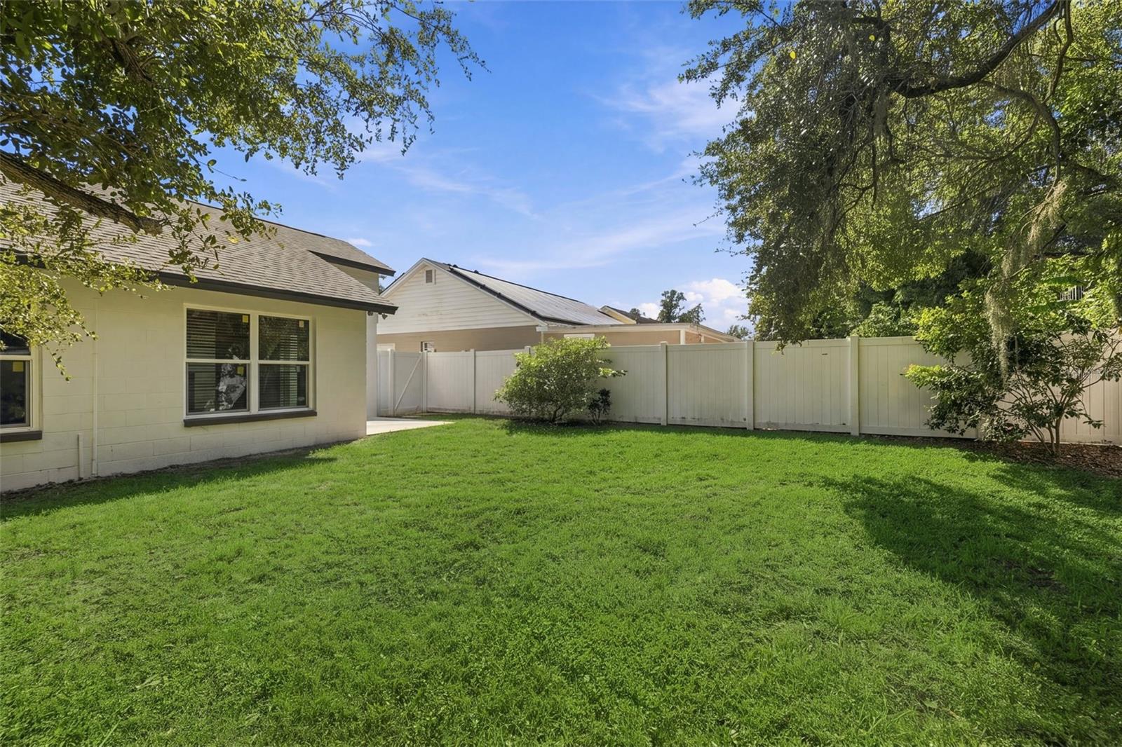 12808 DUNHILL DR — photo 24
