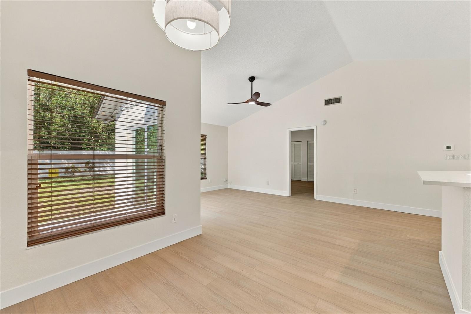 12808 DUNHILL DR — photo 8