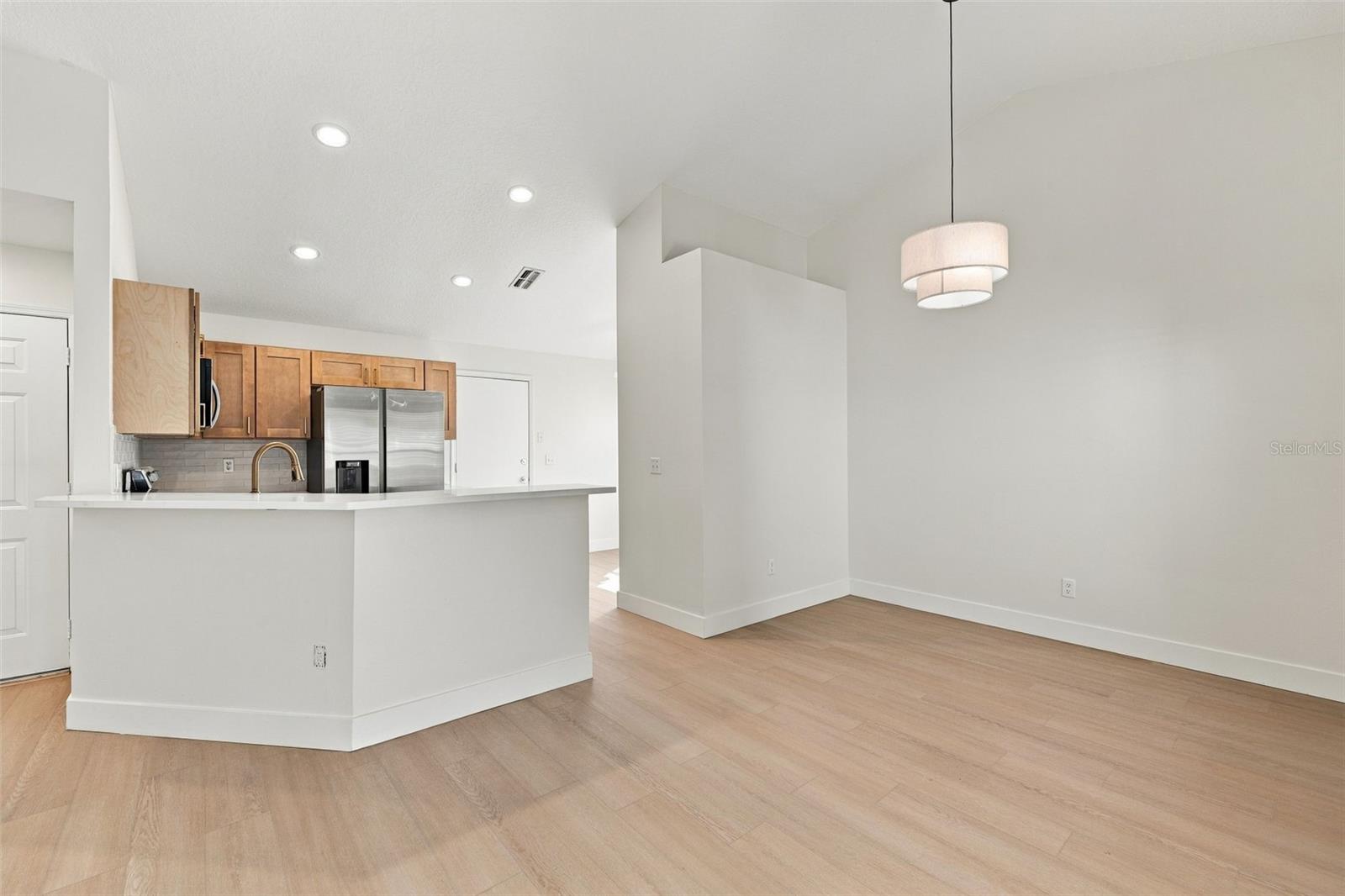 12808 DUNHILL DR — photo 6