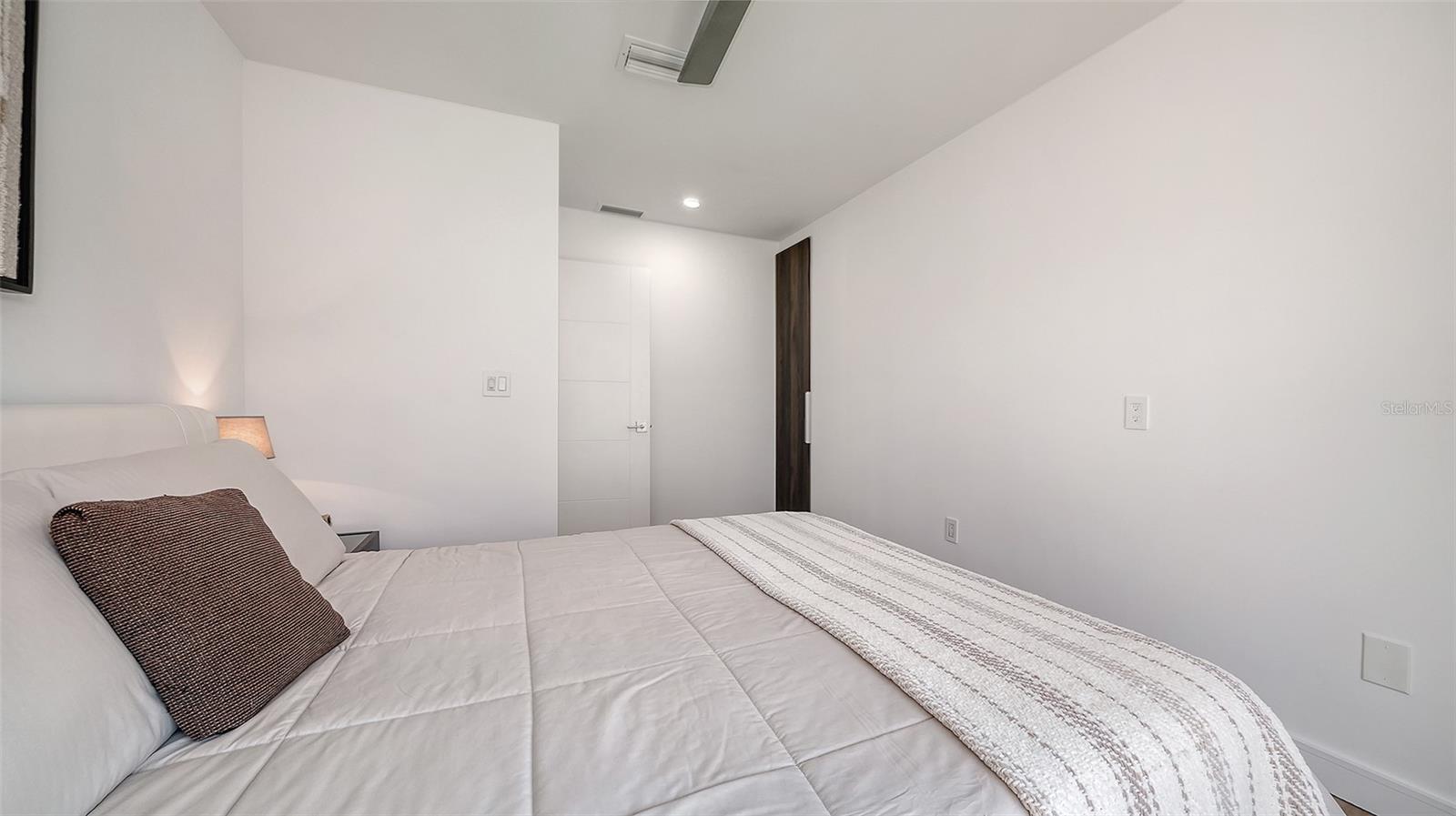 660 PENFIELD ST — photo 28