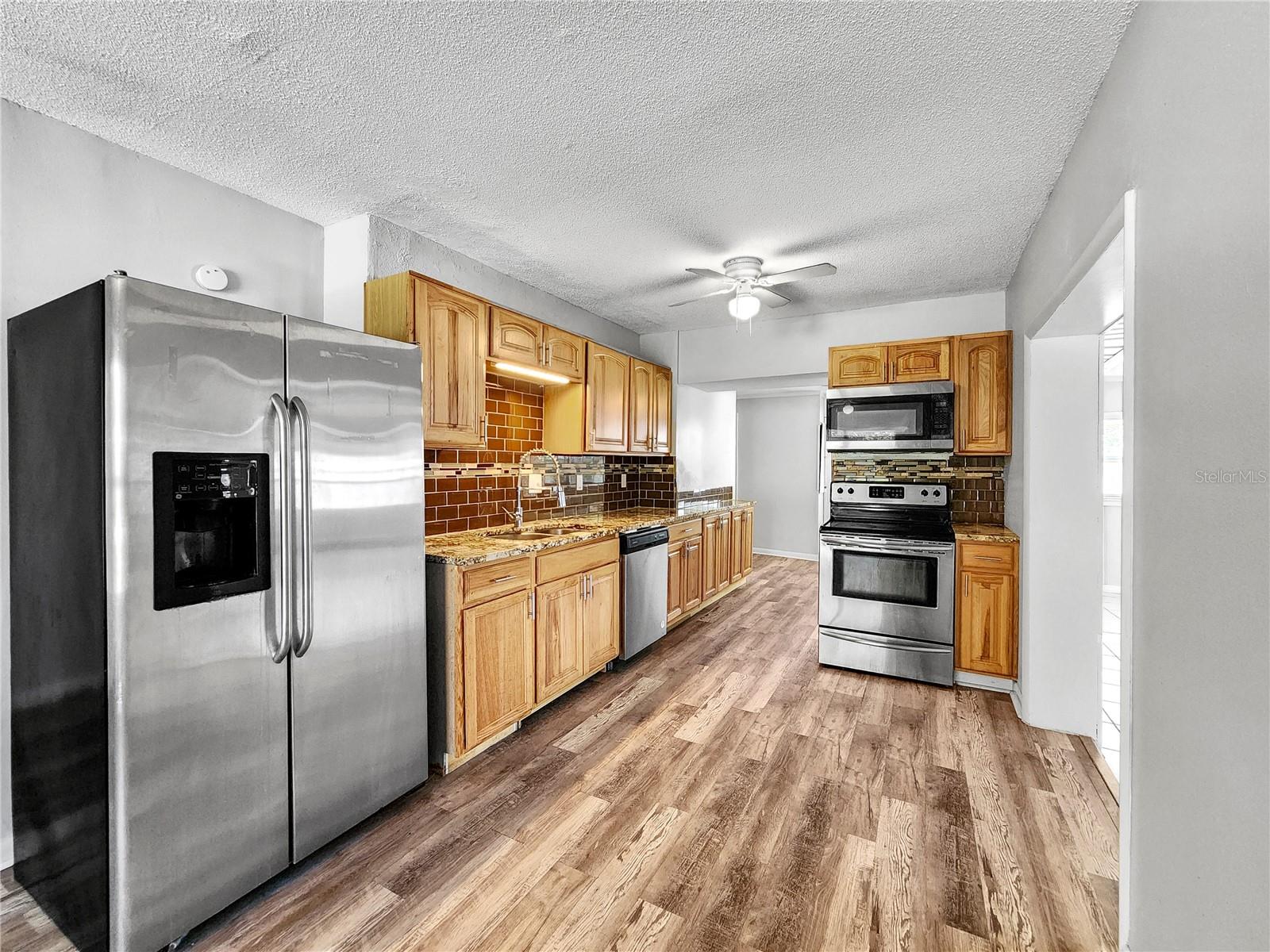 841 LA PLAZA AVE S — photo 4