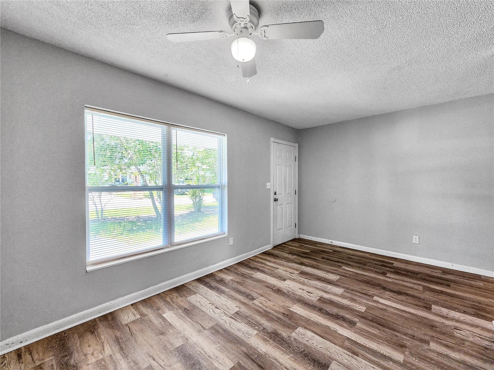 841 LA PLAZA AVE S — photo 3