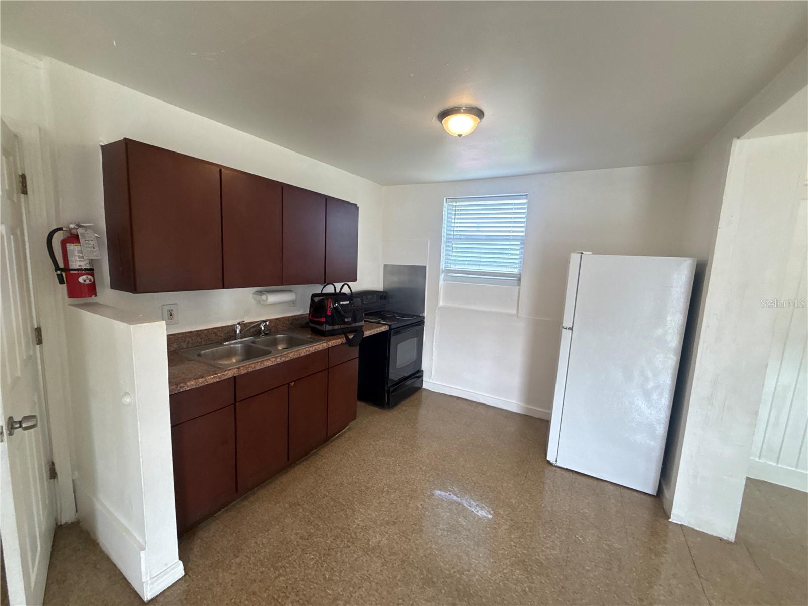 4422 N CLARK AVE #C — photo 3